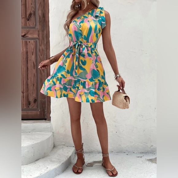 Vibrant One-shoulder Dress ✨ - Picture 4 of 5